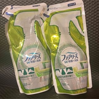 ピーアンドジー(P&G)のファブリーズ 消臭芳香剤 布用 ダブル除菌 緑茶成分入り 詰め替え320ml×2(日用品/生活雑貨)