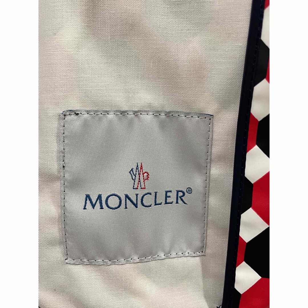 MONCLER(モンクレール)の新品・美品　モンクレール　ナイロンハーフコート レディースのジャケット/アウター(スプリングコート)の商品写真