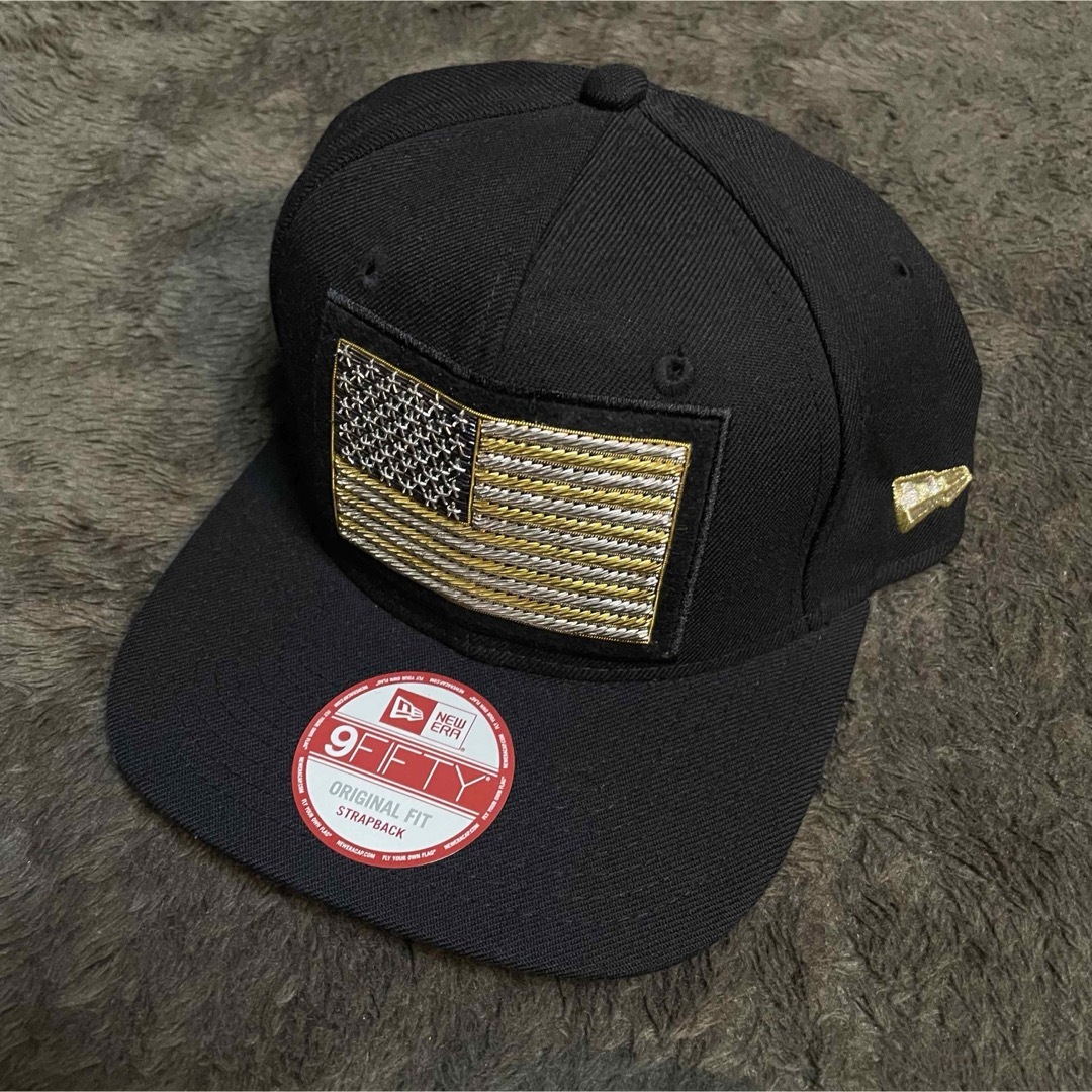 NEW ERA(ニューエラー)の新品NY購入限定レア NEW ERA ニューエラ キャップ アメリカ国旗 黒金銀 メンズの帽子(キャップ)の商品写真