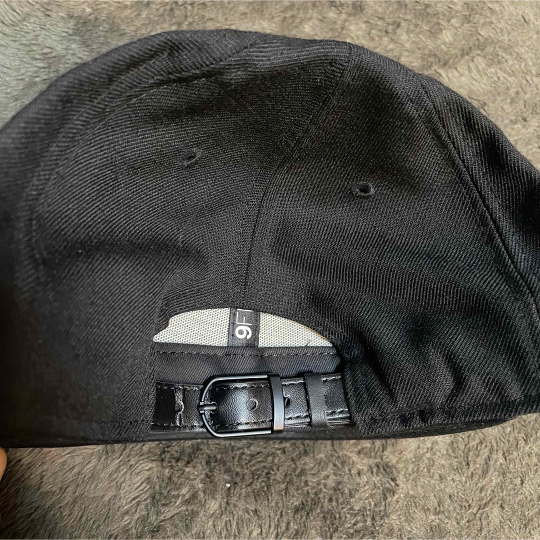 NEW ERA(ニューエラー)の新品NY購入限定レア NEW ERA ニューエラ キャップ アメリカ国旗 黒金銀 メンズの帽子(キャップ)の商品写真