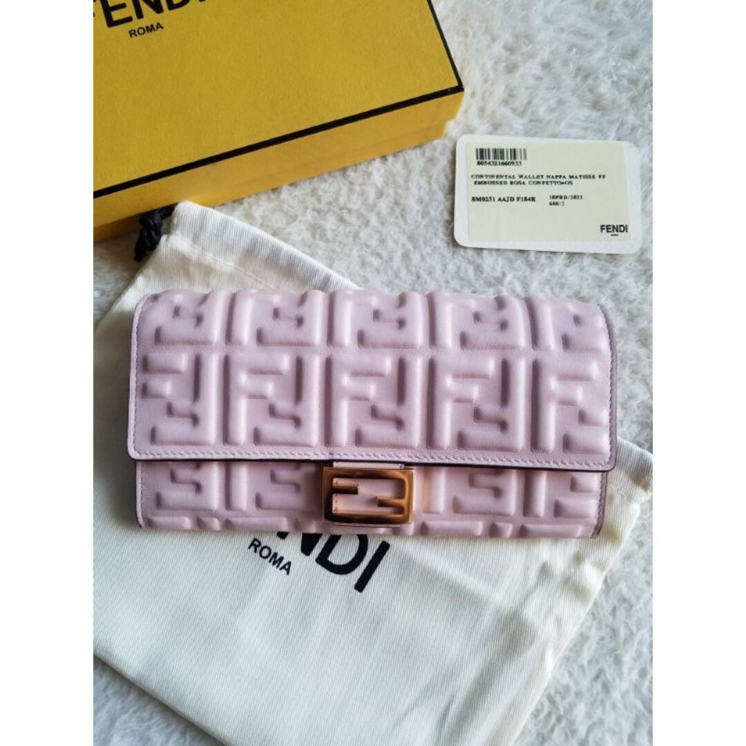 レディースFENDI フェンディ BAGUETTE バゲット コンチネンタル 長財布