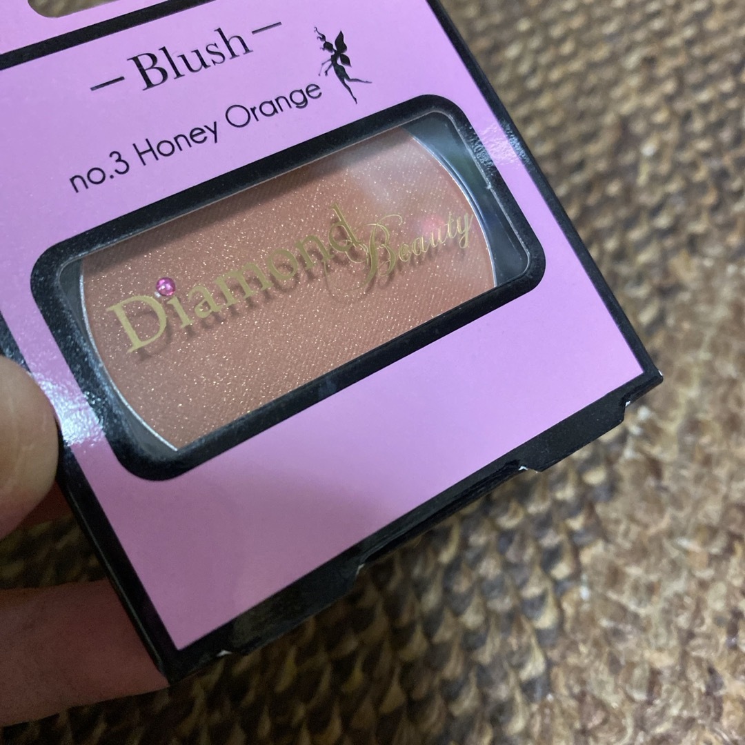 Diamond Beauty(ダイヤモンドビューティー)の新品未使用 ダイヤモンドビューティー NO.3 コスメ/美容のベースメイク/化粧品(チーク)の商品写真