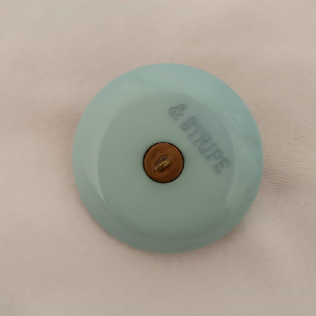 ドライフラワー入り飾りボタン　ブローチ ハンドメイドの素材/材料(各種パーツ)の商品写真
