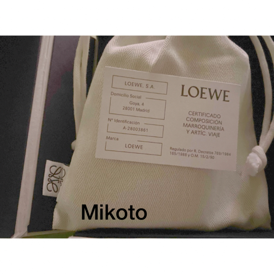 LOEWE(ロエベ)の『新品・未使用』LOEWE トライフォールドウォレット三つ折り財布 レディースのファッション小物(財布)の商品写真