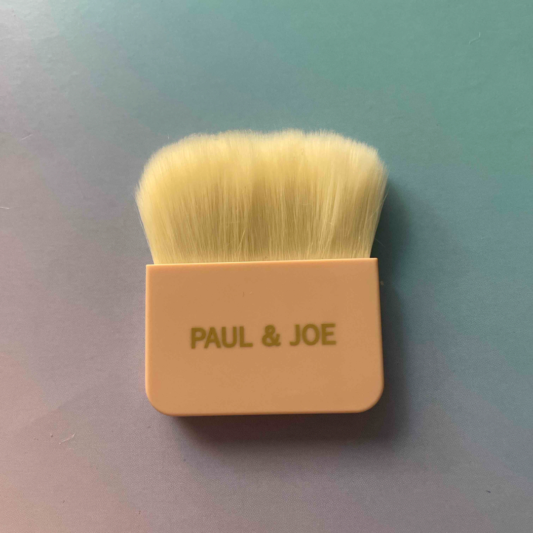 PAUL & JOE(ポールアンドジョー)のポール&ジョー　ヴェールファンデーション用ブラシ　パウダリー用ブラシ コスメ/美容のメイク道具/ケアグッズ(ブラシ・チップ)の商品写真