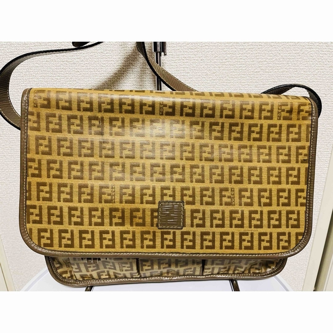 FENDI(フェンディ)の美品！※状態考慮訳あり！FENDI ヴィンテージ　ズッキーノ　ショルダーバッグ レディースのバッグ(ショルダーバッグ)の商品写真