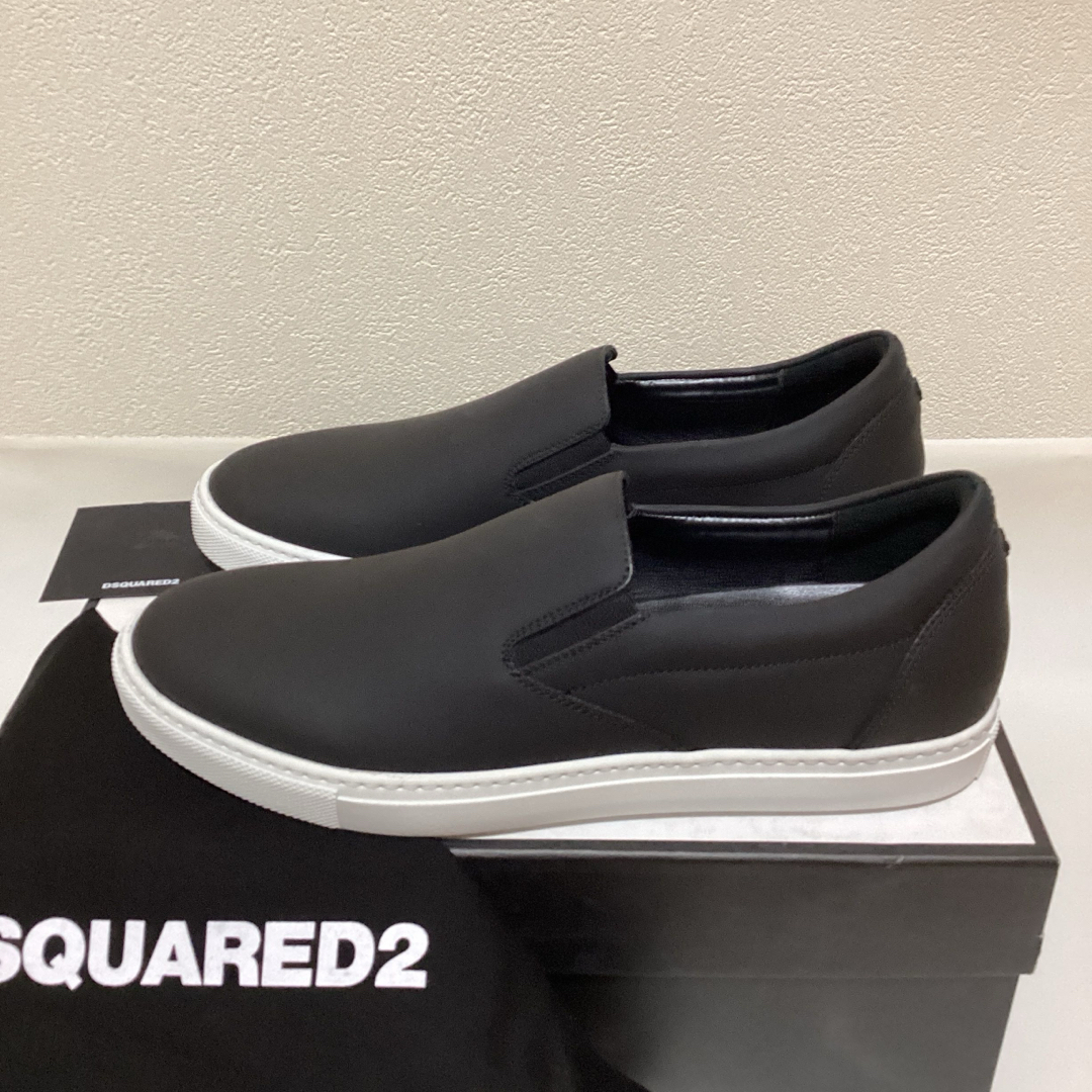 DSQUARED2(ディースクエアード)の【新品】DSQUARED2 ブラックスリッポン41. ディースクエアード メンズの靴/シューズ(スリッポン/モカシン)の商品写真