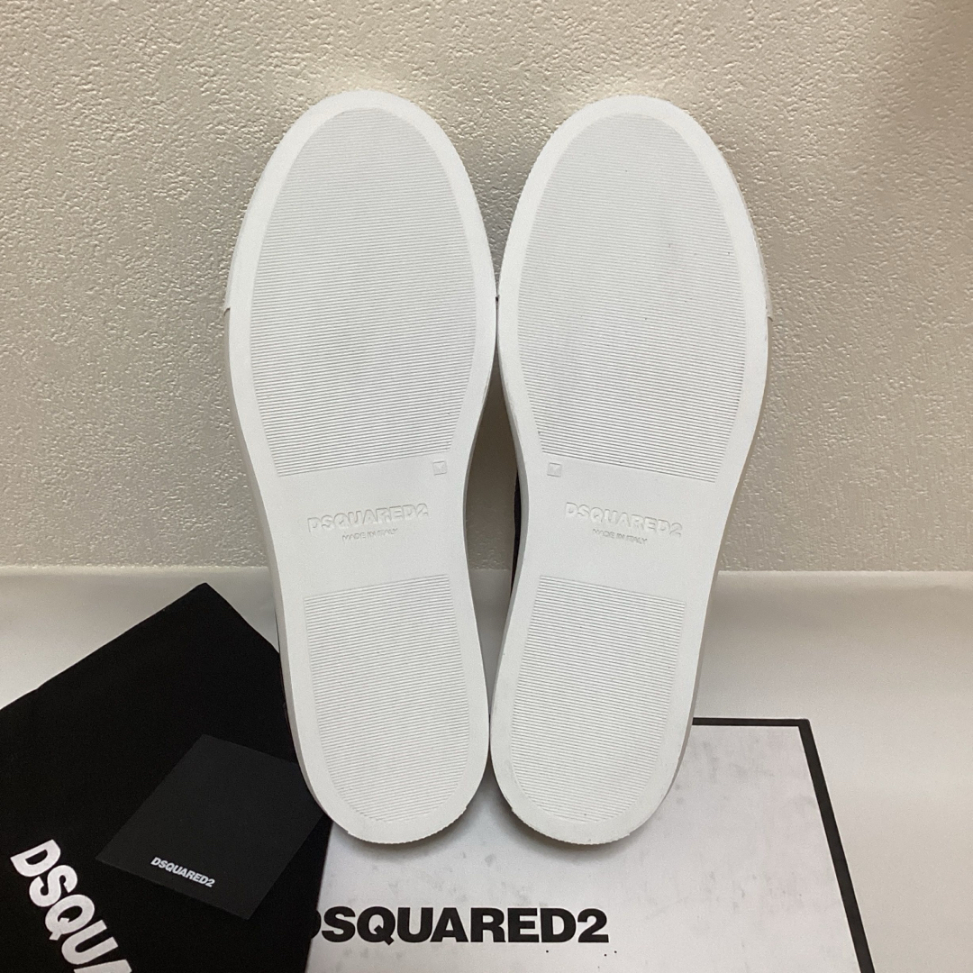 DSQUARED2(ディースクエアード)の【新品】DSQUARED2 ブラックスリッポン41. ディースクエアード メンズの靴/シューズ(スリッポン/モカシン)の商品写真