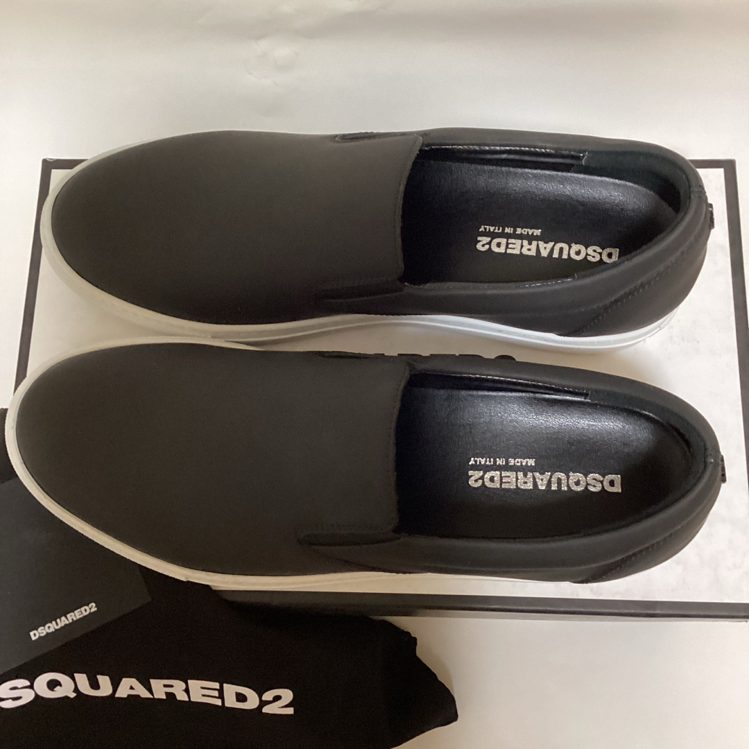 DSQUARED2(ディースクエアード)の【新品】DSQUARED2 ブラックスリッポン41. ディースクエアード メンズの靴/シューズ(スリッポン/モカシン)の商品写真