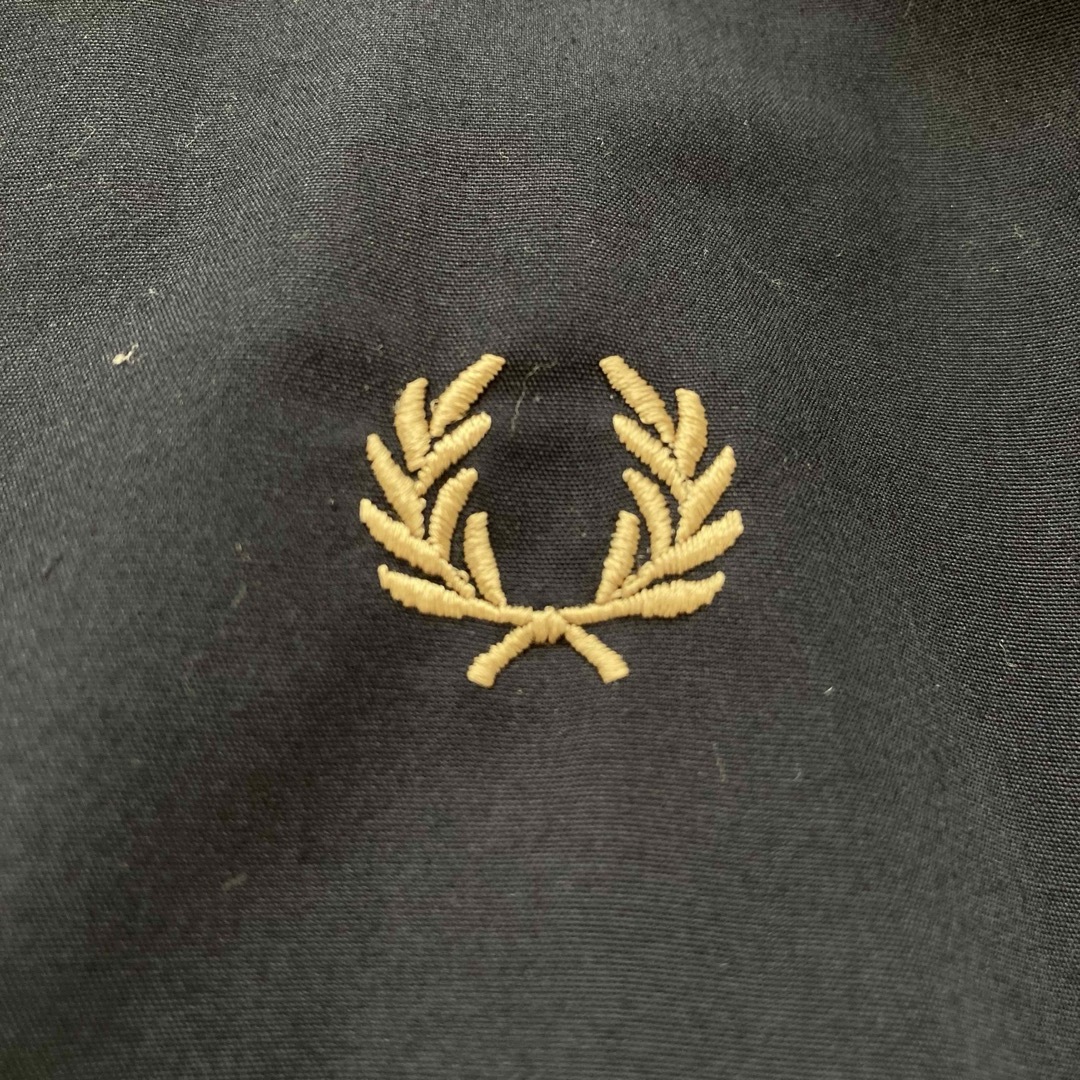 FRED PERRY(フレッドペリー)の美品●フレッドペリー●シャツワンピース　ロゴ刺繍　ネイビー　異素材ミックス レディースのワンピース(ひざ丈ワンピース)の商品写真