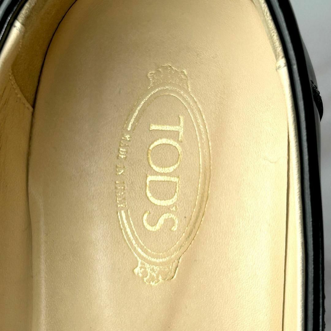 TOD'S(トッズ)の【良品】トッズ　Tタイムレス　フリンジ　レザーローファー　ブラック　37.5 レディースの靴/シューズ(ローファー/革靴)の商品写真