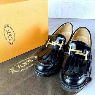 美品✨　TOD’S トッズ　フラットパンプス　エナメル　フリンジ　ゴールド金具