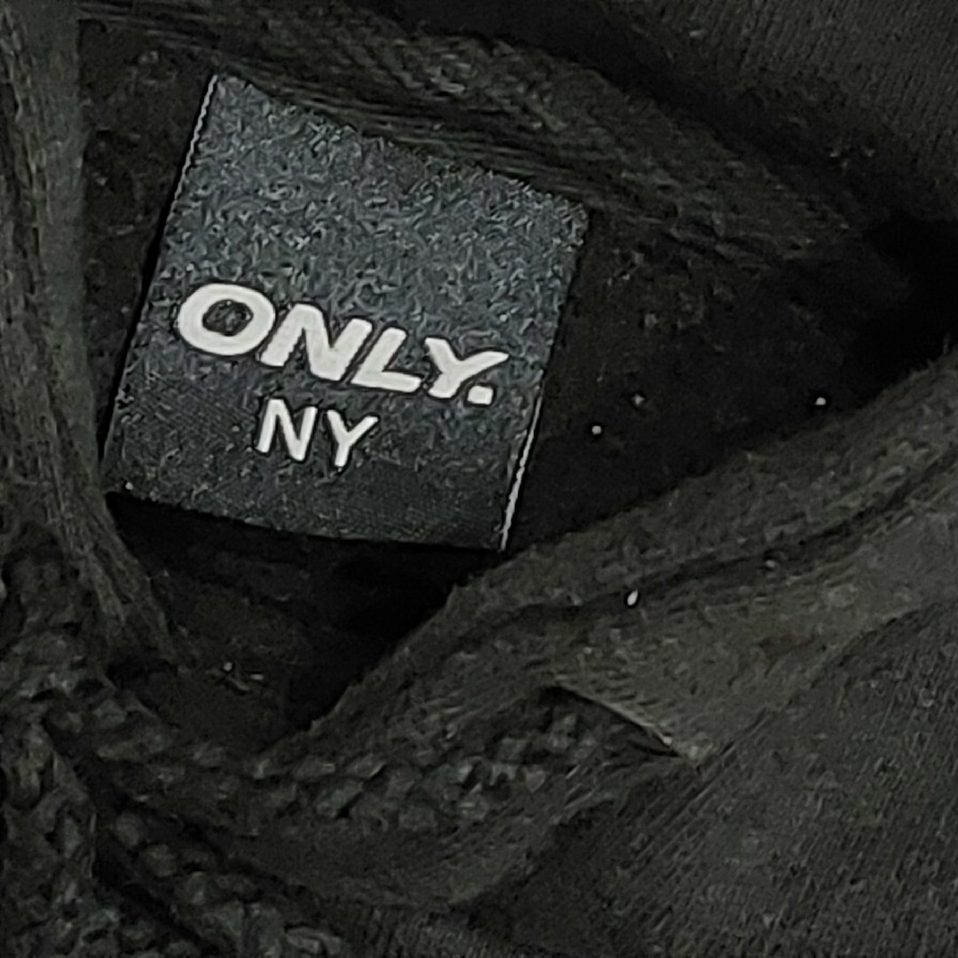 ONLY NY(オンリーニューヨーク)の《値下げ中》《スピード配送》ONLY　NEW YORK　パーカー　Sサイズ メンズのトップス(パーカー)の商品写真