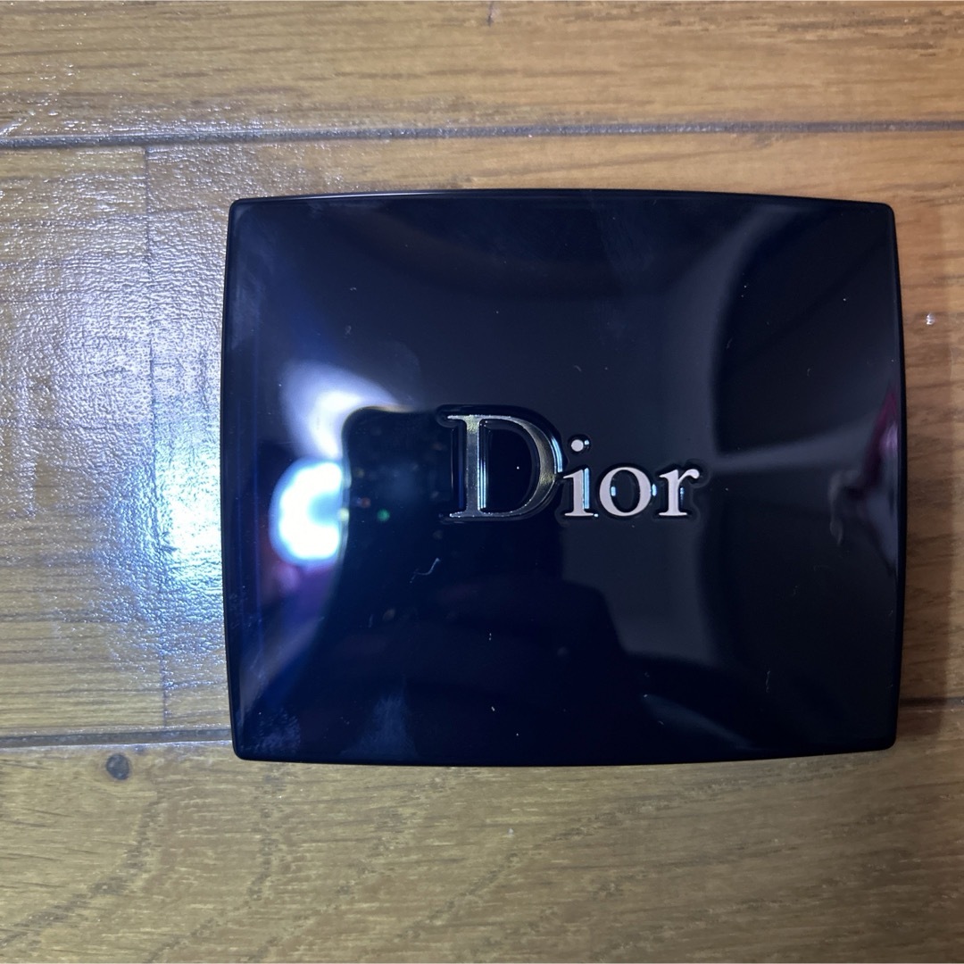 Christian Dior(クリスチャンディオール)の【新品】ディオールサンククルール  876 トラファルガー コスメ/美容のベースメイク/化粧品(アイシャドウ)の商品写真