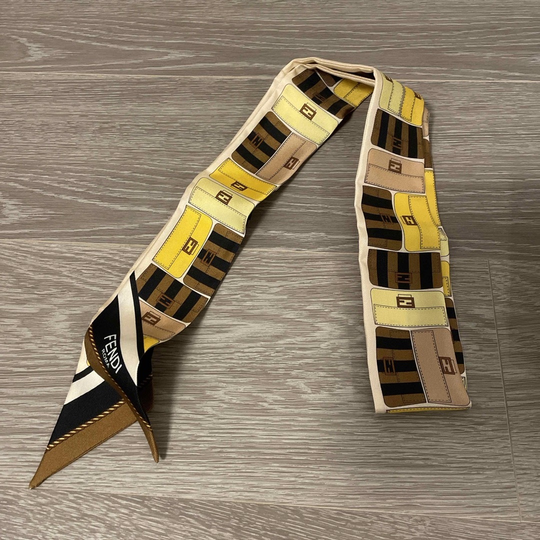 FENDI(フェンディ)の【新品未使用】FENDI フェンディラッピー レディースのファッション小物(バンダナ/スカーフ)の商品写真
