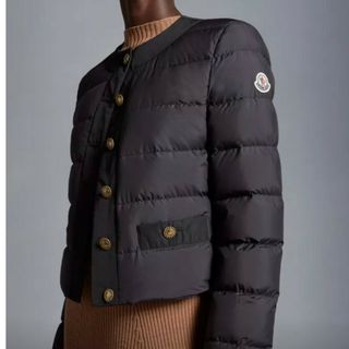 モンクレール(MONCLER)のMONCLER salouen ショートダウンジャケット 新品タグ付き(ダウンジャケット)