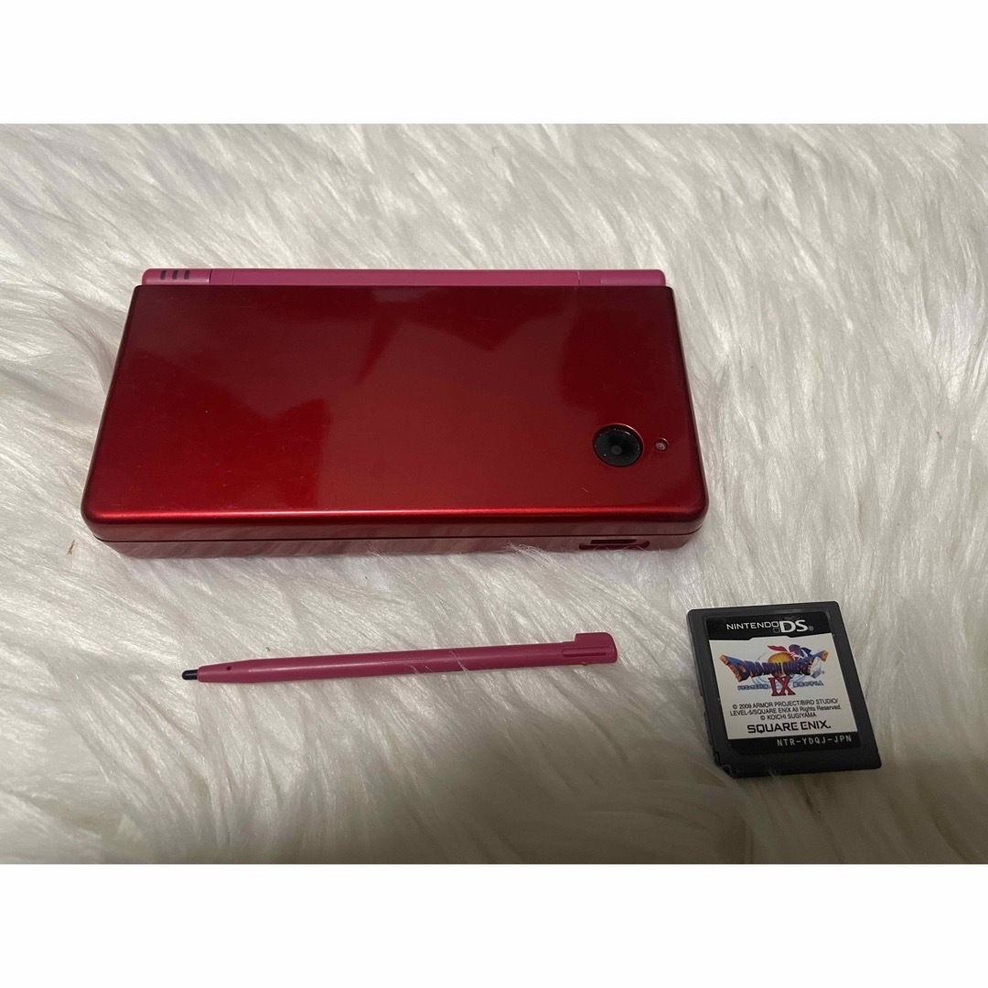 任天堂(ニンテンドウ)のNintendo DS 本体 DSI ピンク　ドラクエIX ケース付き エンタメ/ホビーのゲームソフト/ゲーム機本体(携帯用ゲームソフト)の商品写真