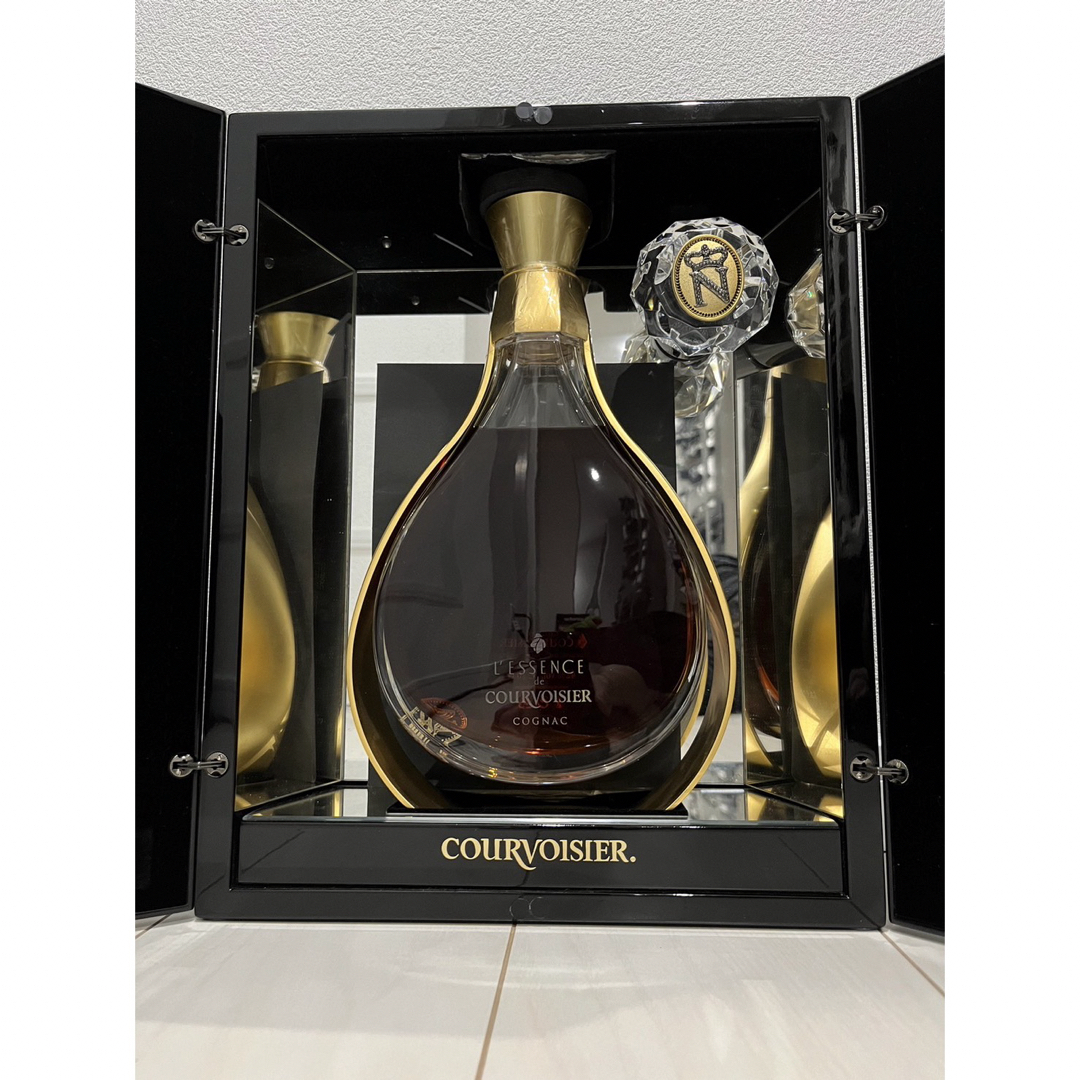 クルボアジェ(クルボアジェ)のCOURVOISIER ESSENCE 食品/飲料/酒の酒(ブランデー)の商品写真