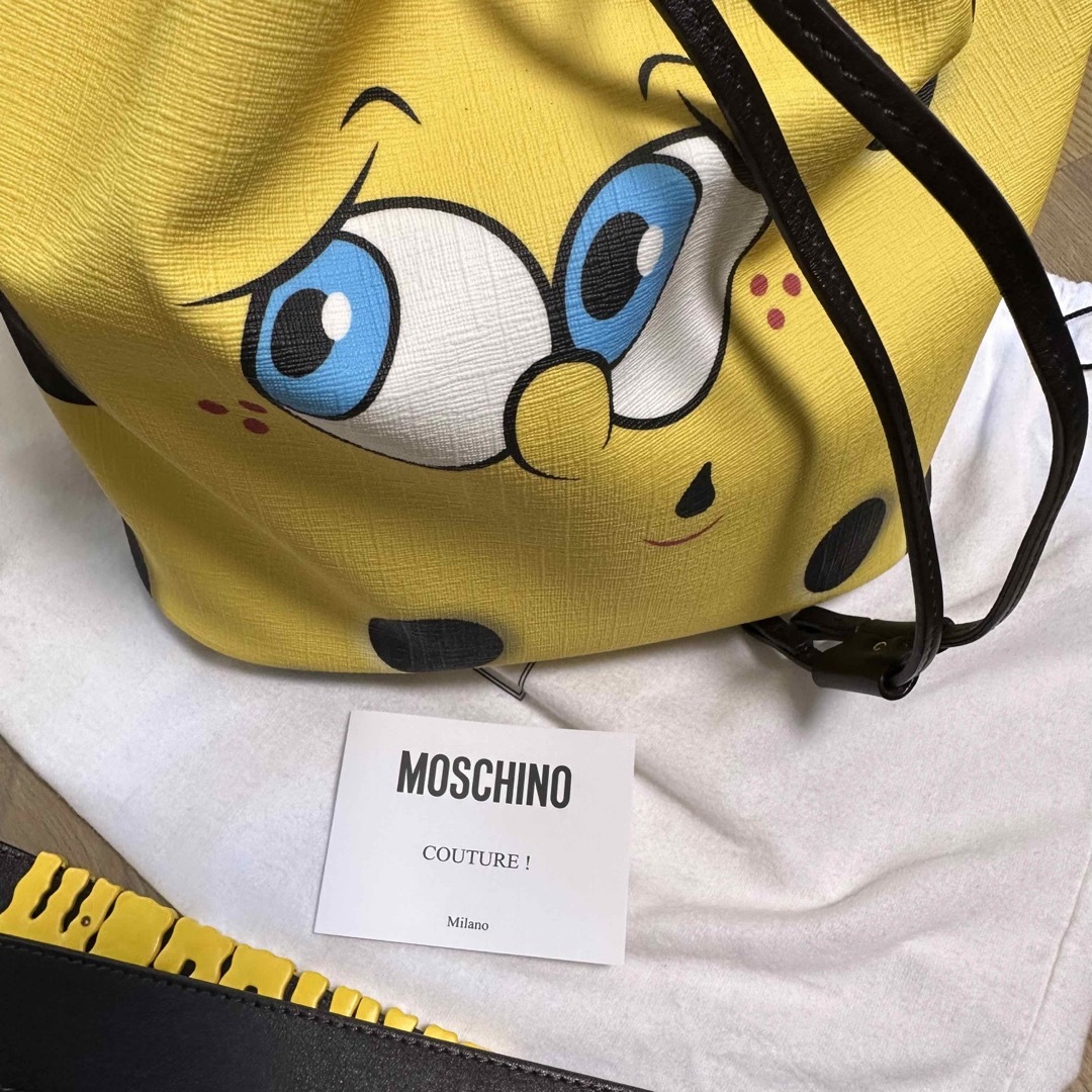 MOSCHINO(モスキーノ)のモスキーノ　スポンジボブ　ハンドバッグ　バッグ　ショルダー　moschino レディースのバッグ(ショルダーバッグ)の商品写真