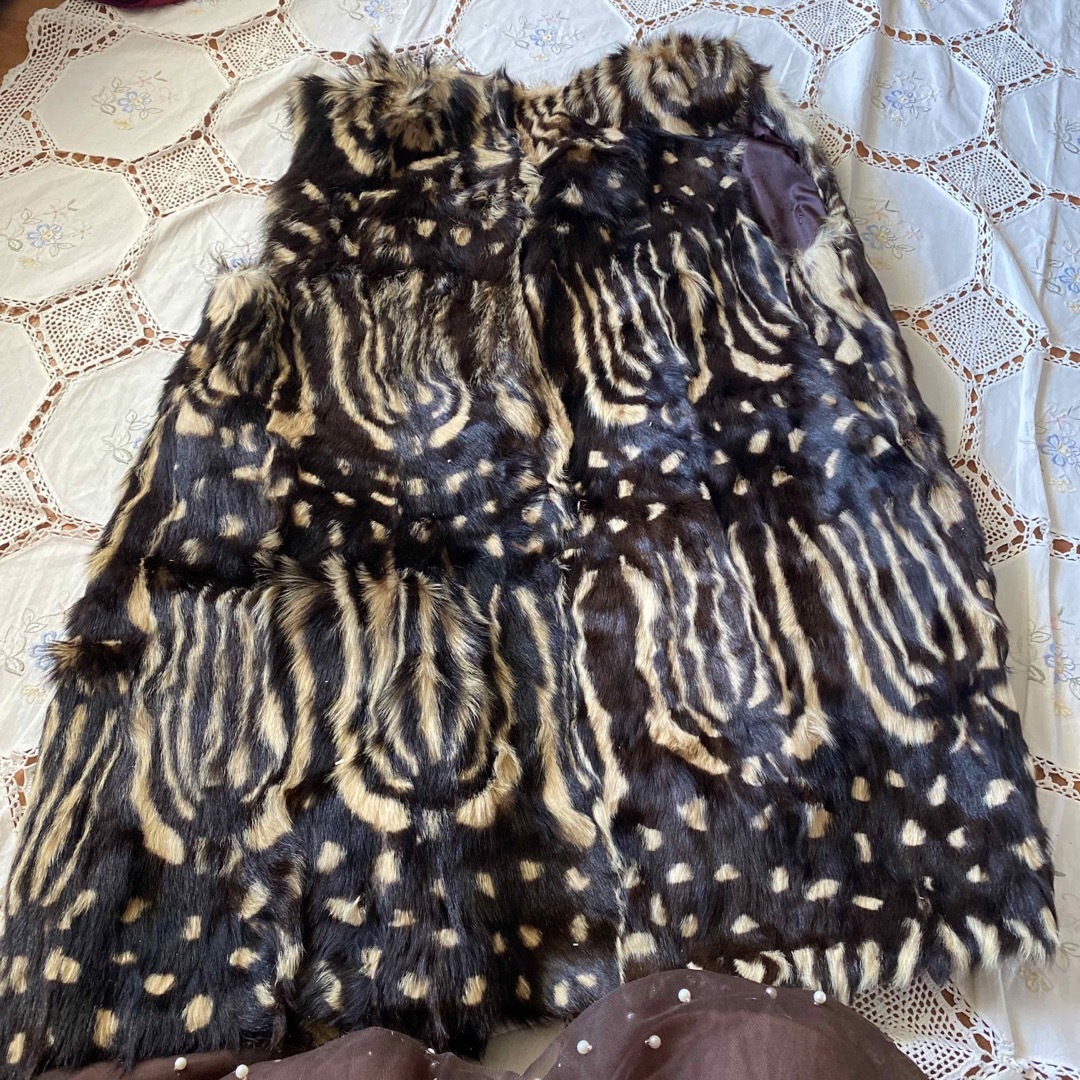 OLIVIA LAUREN  オリビアローレン　毛皮　ロングベスト レディースのジャケット/アウター(ロングコート)の商品写真