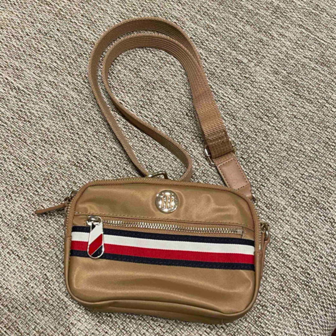 TOMMY HILFIGER(トミーヒルフィガー)のトミーフィルフィガーポシェット レディースのバッグ(ボディバッグ/ウエストポーチ)の商品写真