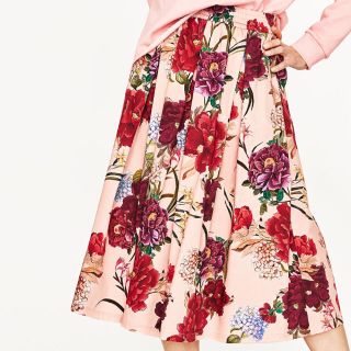 ザラ(ZARA)のZARA♡花柄のスカート(ロングスカート)