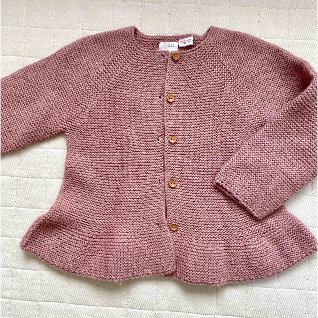 ZARA KIDS(ザラキッズ)のZARA  女の子上下セット　104センチ キッズ/ベビー/マタニティのキッズ服女の子用(90cm~)(カーディガン)の商品写真