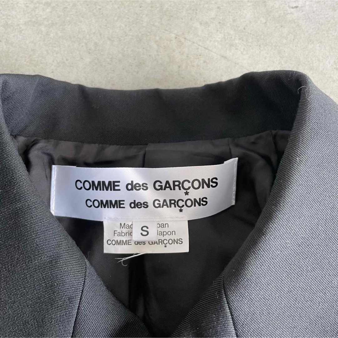 COMME des GARCONS COMME des GARCONS(コムデギャルソンコムデギャルソン)の極美品 コムコム 23-24AW ロングテーラードジャケット S 燕尾 レディースのジャケット/アウター(テーラードジャケット)の商品写真