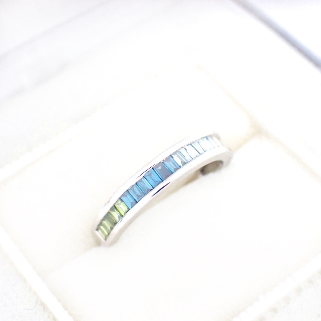 【新品 日本製】 K18 ゴールド 0.25ct ブルー ダイヤ リング 指輪 レディースのアクセサリー(リング(指輪))の商品写真