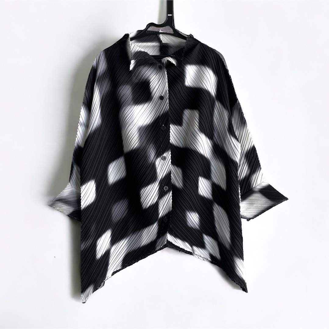 美品 ISSEY MIYAKE 変形デザイン プリーツシャツ 美品 ISSEY MIYAKE 変形デザイン プリーツシャツ