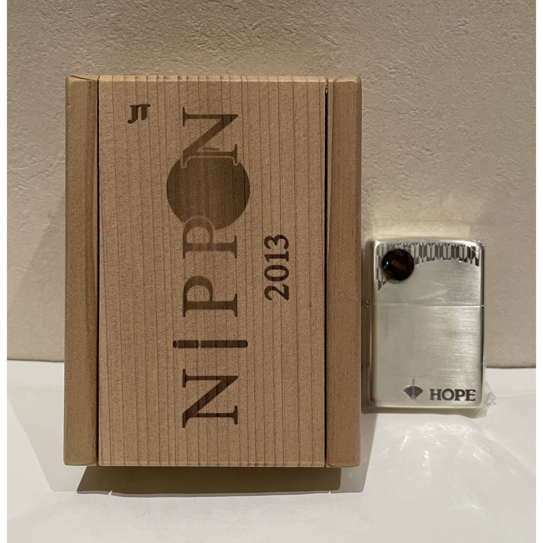 ZIPPO(ジッポー)のzippo HOPE 2013 木箱 エンタメ/ホビーのコレクション(ノベルティグッズ)の商品写真