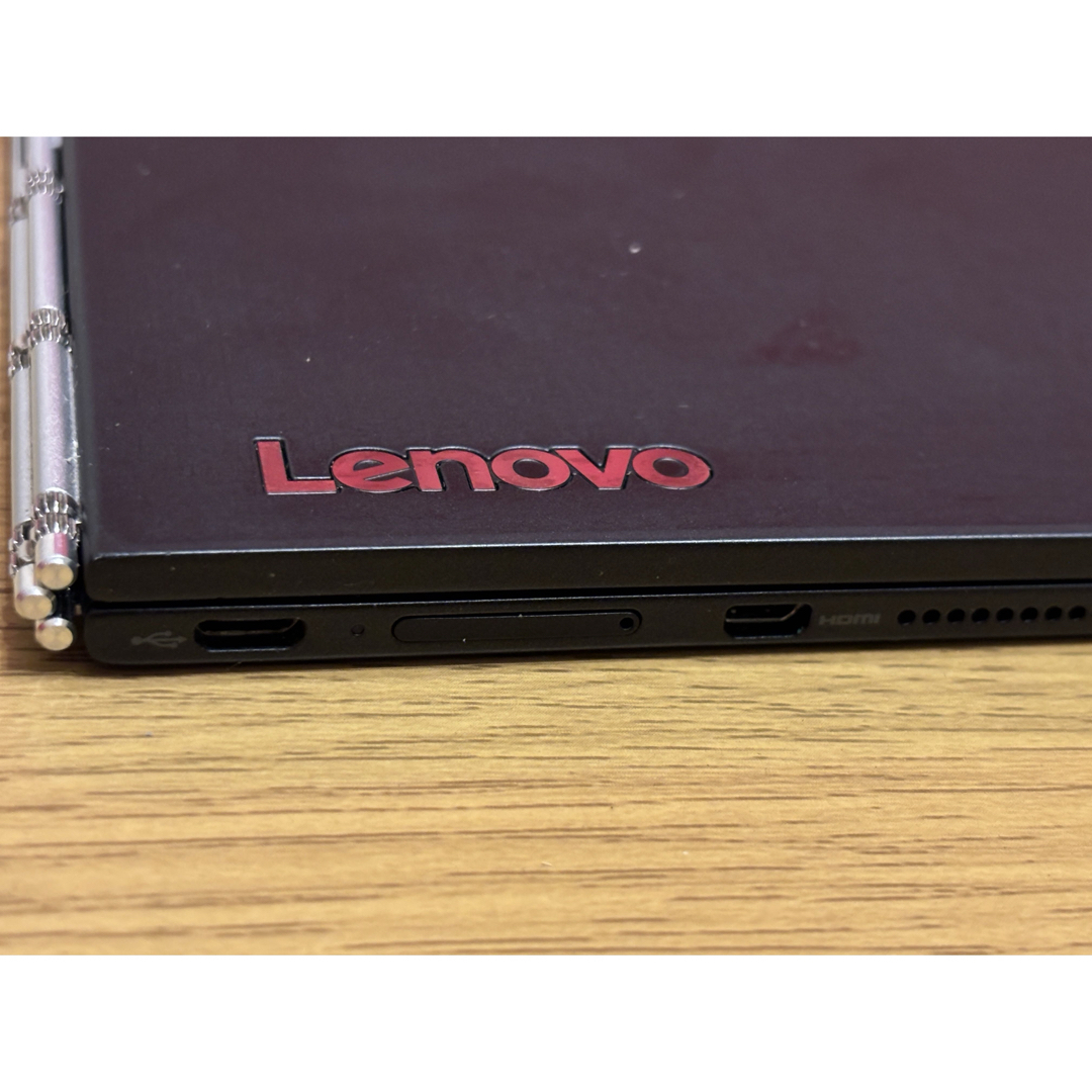 Lenovo(レノボ)のlenovo YOGA BOOK  ヨガブック Windows 10  スマホ/家電/カメラのPC/タブレット(ノートPC)の商品写真