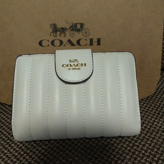 コーチ(COACH)の♦最終限定セール♦COACH☆♥✨二つ折り財布✨新品未使用品✨(財布)