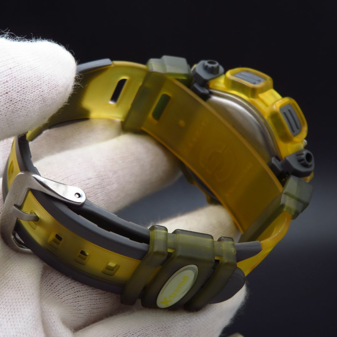 CASIO(カシオ)のG-SHOCK DW-9000 クリアイエロー  メンズの時計(腕時計(デジタル))の商品写真