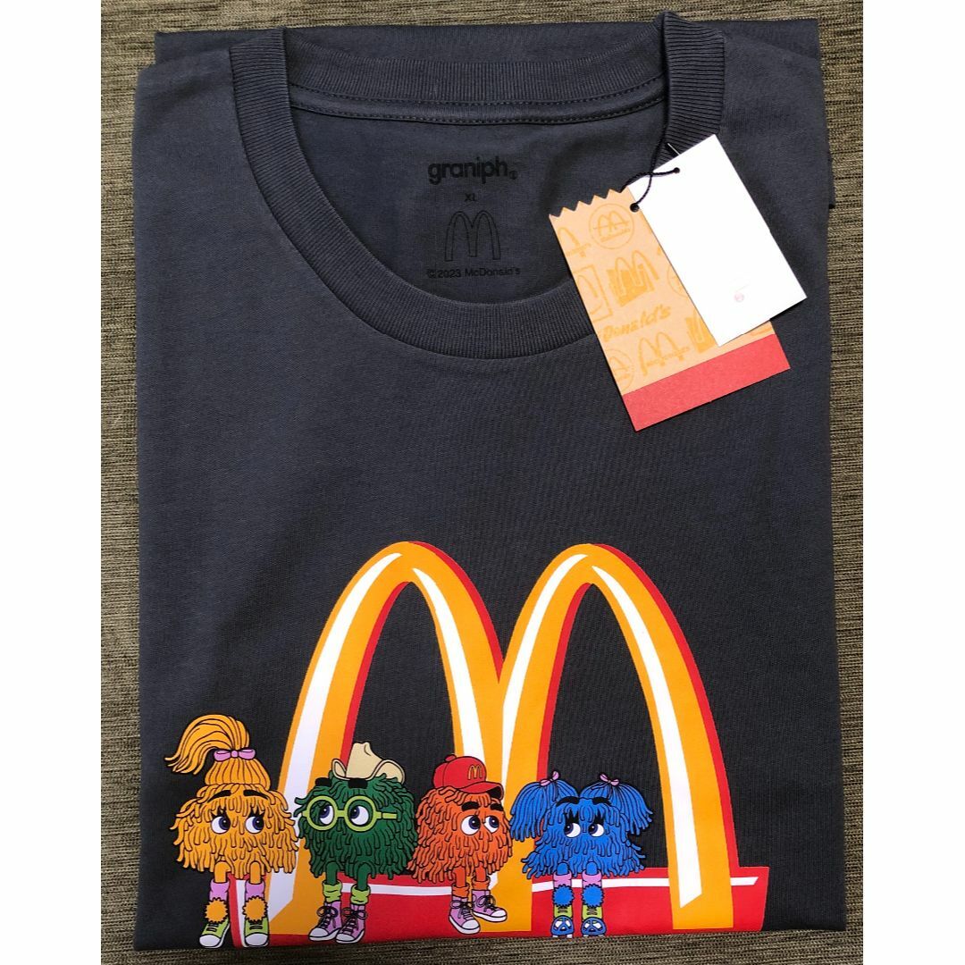 Design Tshirts Store graniph(グラニフ)のXLサイズ　マクドナルド　「フライキッズ」Tシャツ　グラニフ エンタメ/ホビーのエンタメ その他(その他)の商品写真