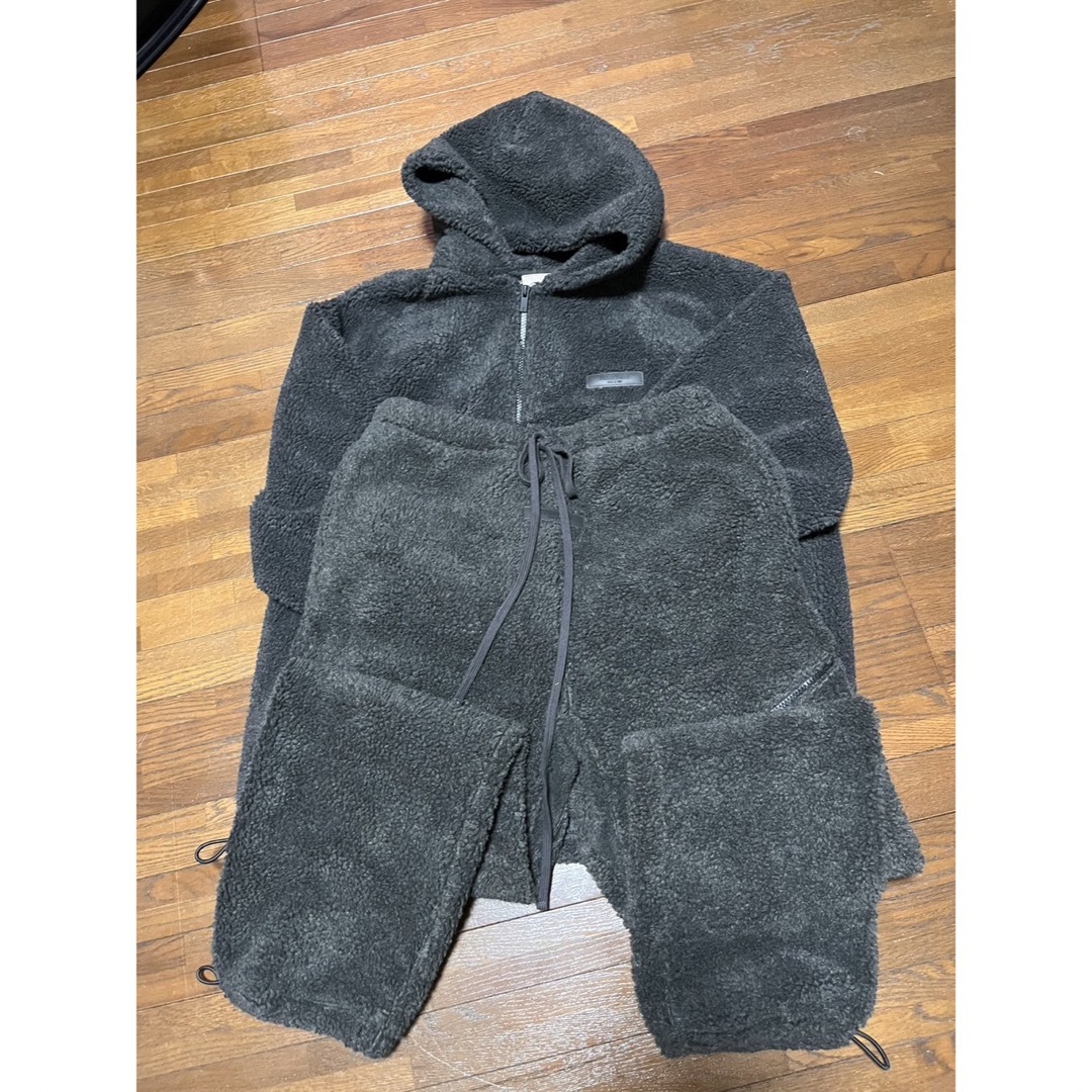 FEAR OF GOD - FOG エッセンシャルズ POLAR FLEECE セットアップ FEAR OF GOD - FOG エッセンシャルズ POLAR FLEECE セットアップ