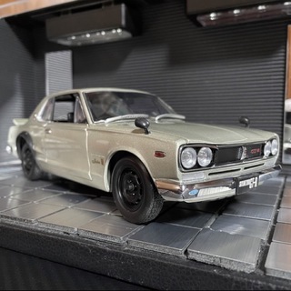 京商 - 絶版京商1/18スカイライン2000GT-R KPGC10 (ライト点灯モデル)