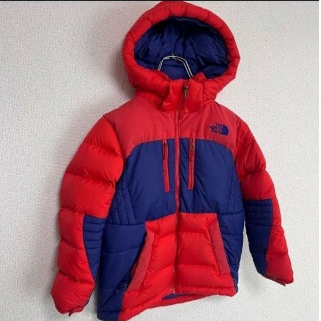 THE NORTH FACE(ザノースフェイス)のノースフェイス　ダウンジャケット　海外限定　キッズ　120サイズ レッド　ブルー キッズ/ベビー/マタニティのキッズ服男の子用(90cm~)(ジャケット/上着)の商品写真