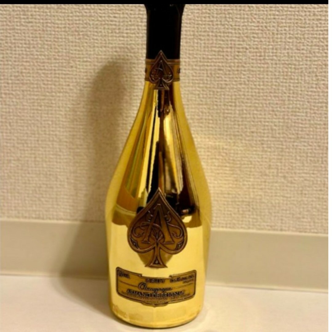 アルマン・ド・ブリニャック(アルマンドブリニャック)のアルマンドゴールド　袋付き✕2 食品/飲料/酒の酒(シャンパン/スパークリングワイン)の商品写真