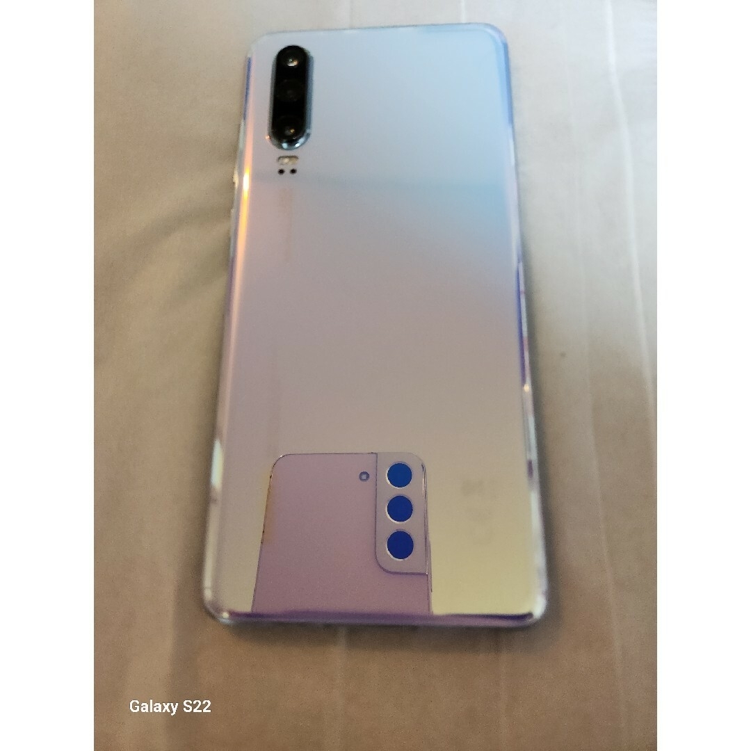 HUAWEI(ファーウェイ)の美品 HUAWEI P30 ブリージングクリスタル SIMフリー スマホ/家電/カメラのスマートフォン/携帯電話(スマートフォン本体)の商品写真