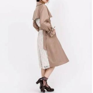 アクシーズファム(axes femme)の訳あり　新品　axes femme プリーツレーストレンチコート(トレンチコート)