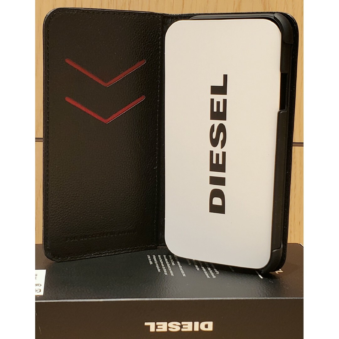 DIESEL(ディーゼル)の【未使用】DIESEL   iPhoneXRケース 2018年 6.1 手帳型 スマホ/家電/カメラのスマホアクセサリー(iPhoneケース)の商品写真