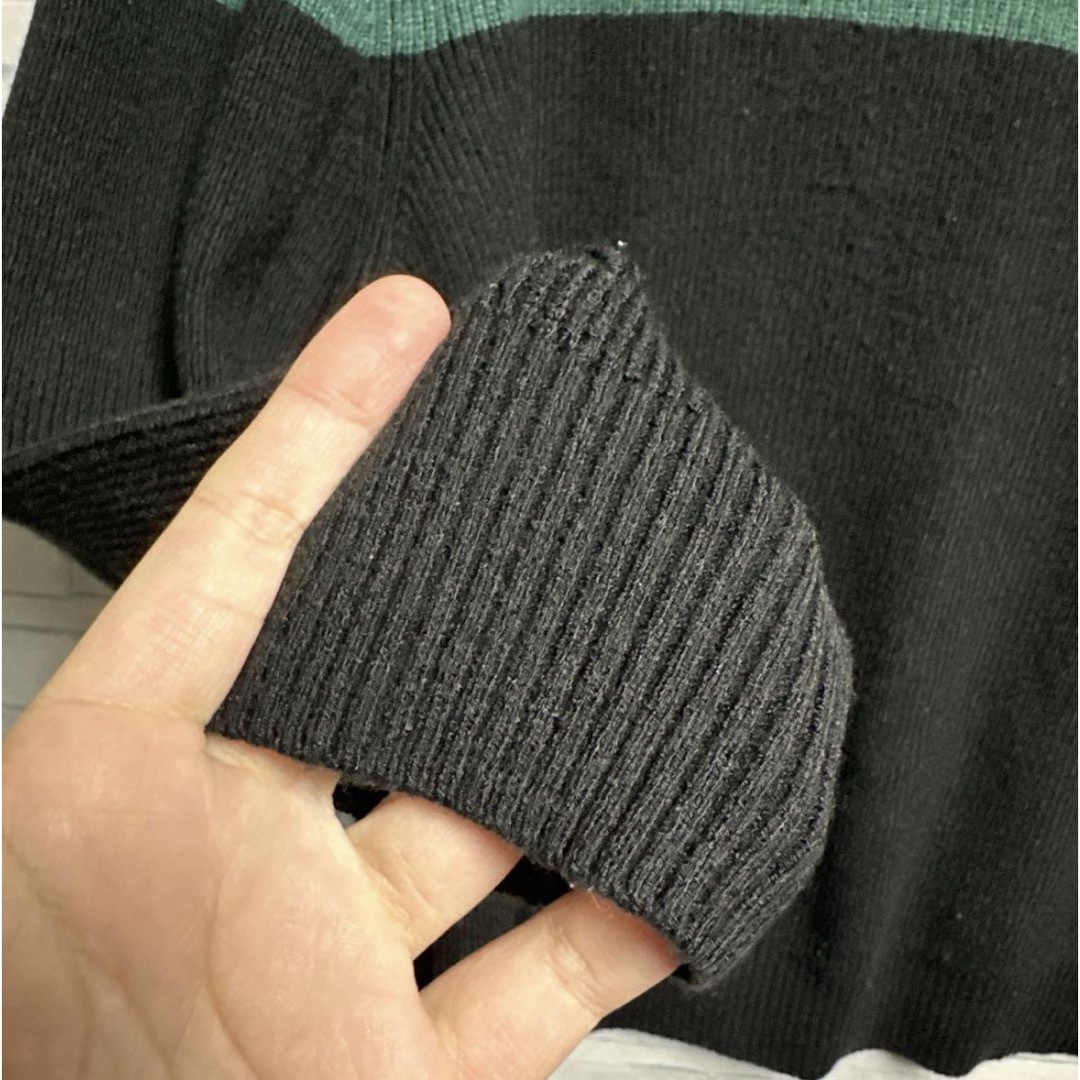 GU(ジーユー)のGU セーター ツートン  ブラック×グリーン  M メンズのトップス(ニット/セーター)の商品写真