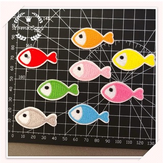 【HJ11】可愛い刺繍アイロンワッペン ★8枚 魚 (各種パーツ)
