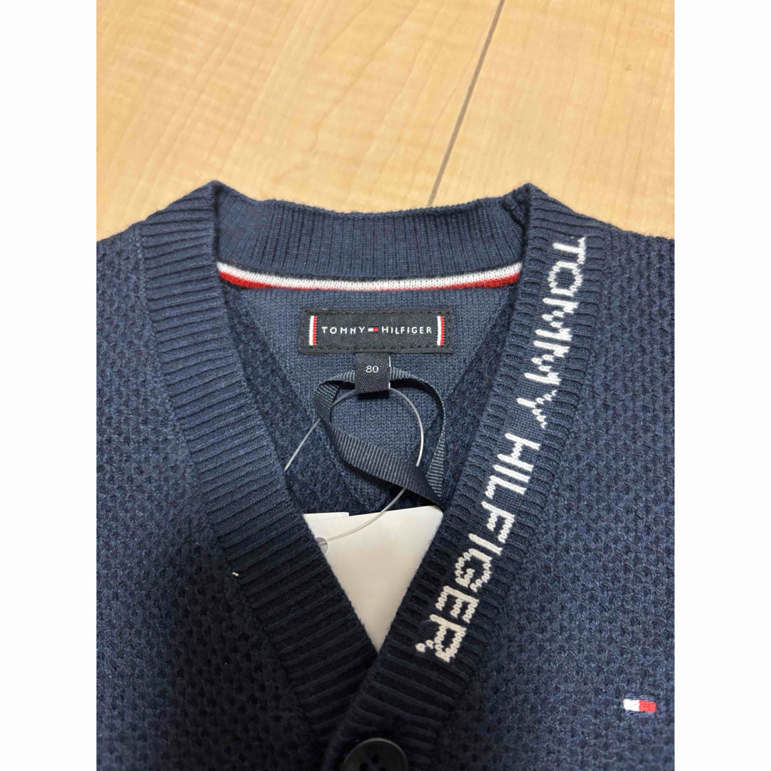 TOMMY HILFIGER(トミーヒルフィガー)のトミーヒルフィガー　カーディガン　ベビー服　キッズ　80 キッズ/ベビー/マタニティのベビー服(~85cm)(カーディガン/ボレロ)の商品写真