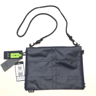 Oakley - Oakley shoulder bag 90sの通販 by めぐみ's shop ...