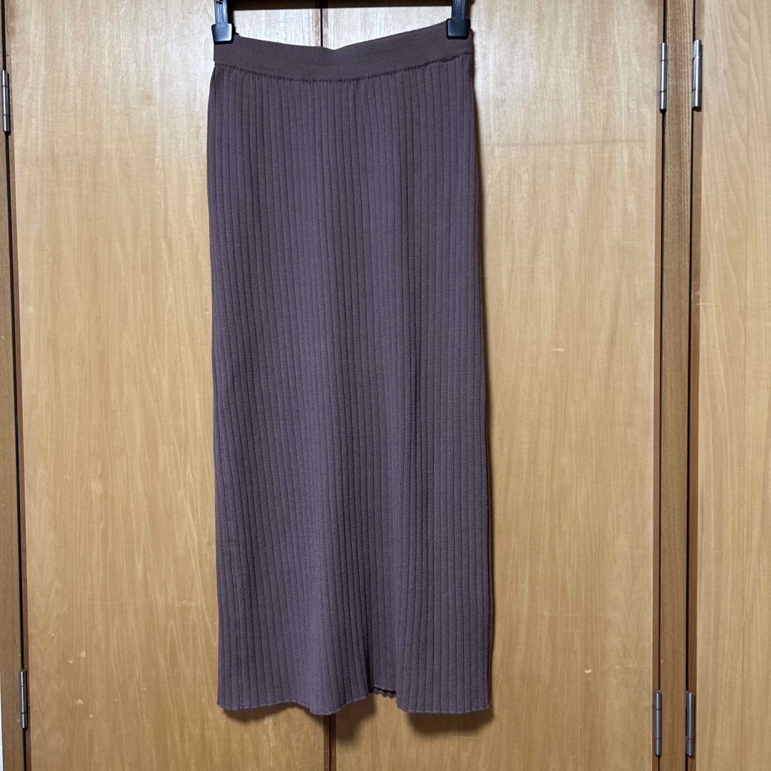 GU(ジーユー)のGU ロングナロースカート(モカブラウン) レディースのスカート(ロングスカート)の商品写真