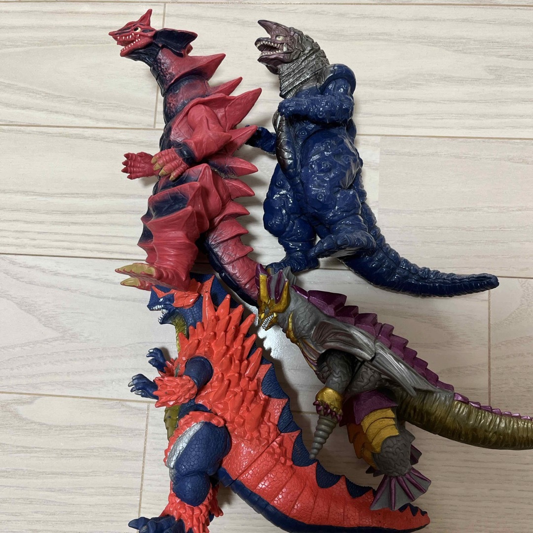 BANDAI(バンダイ)のウルトラマンソフビ　怪獣4点セット エンタメ/ホビーのフィギュア(特撮)の商品写真