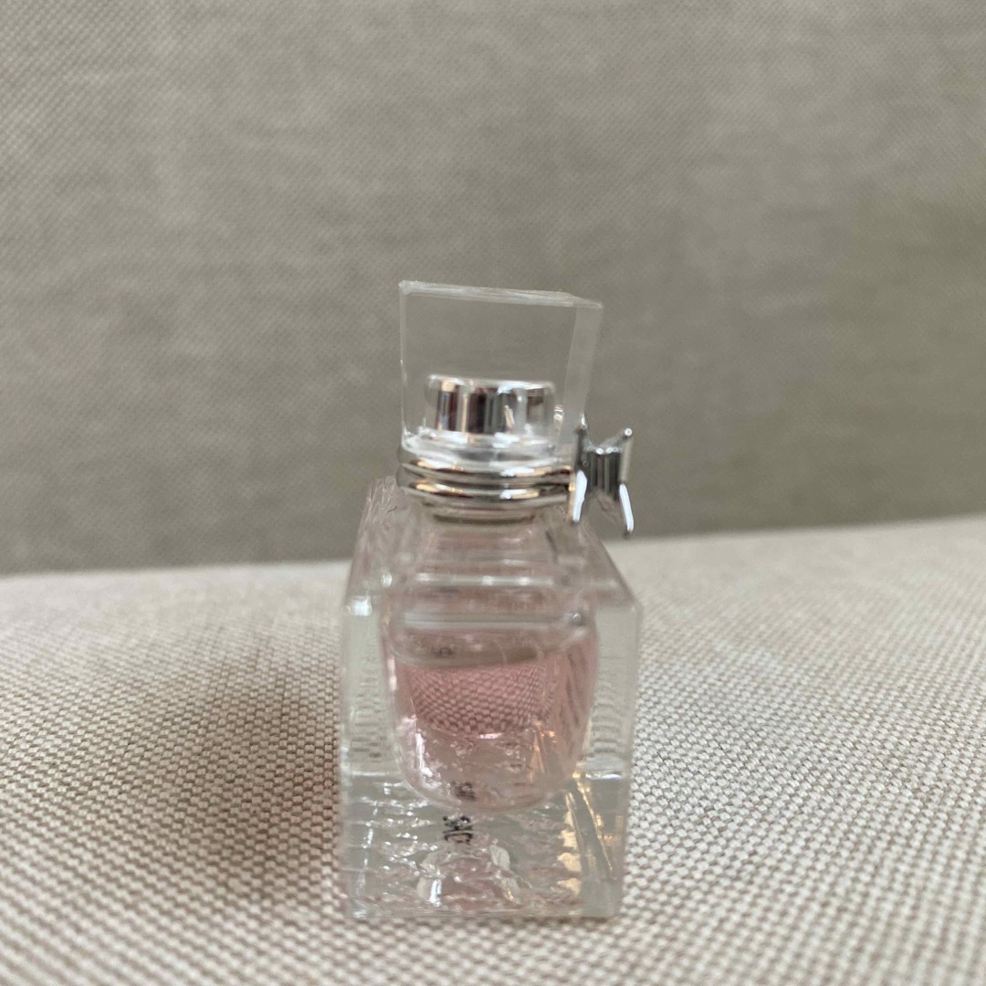 Dior(ディオール)のミスディオール　ローズ&ローズ　オードゥトワレ　5ml コスメ/美容の香水(香水(女性用))の商品写真