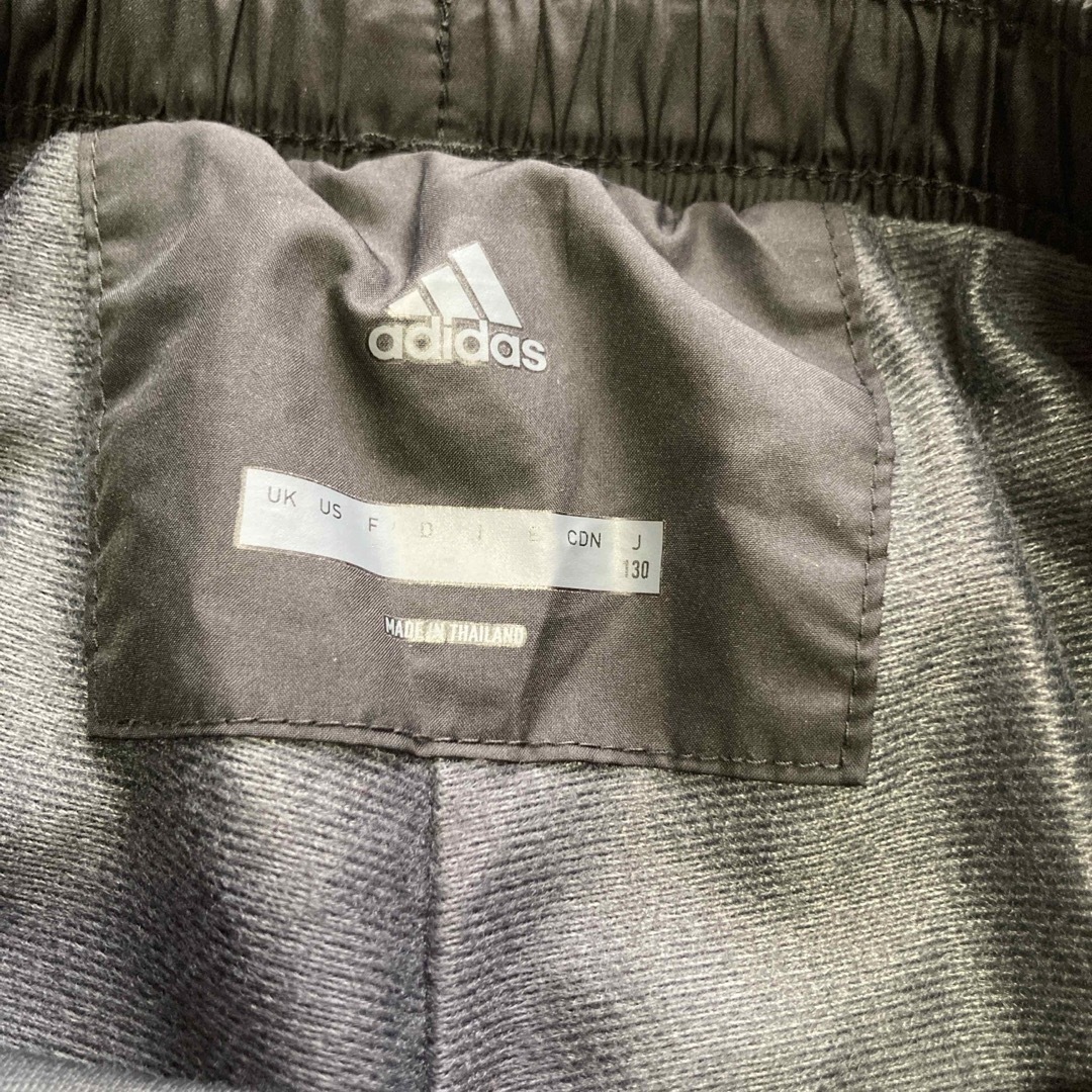 adidas(アディダス)の【中古】　adidas  キッズ　ナイロンパンツ　 キッズ/ベビー/マタニティのキッズ服男の子用(90cm~)(パンツ/スパッツ)の商品写真